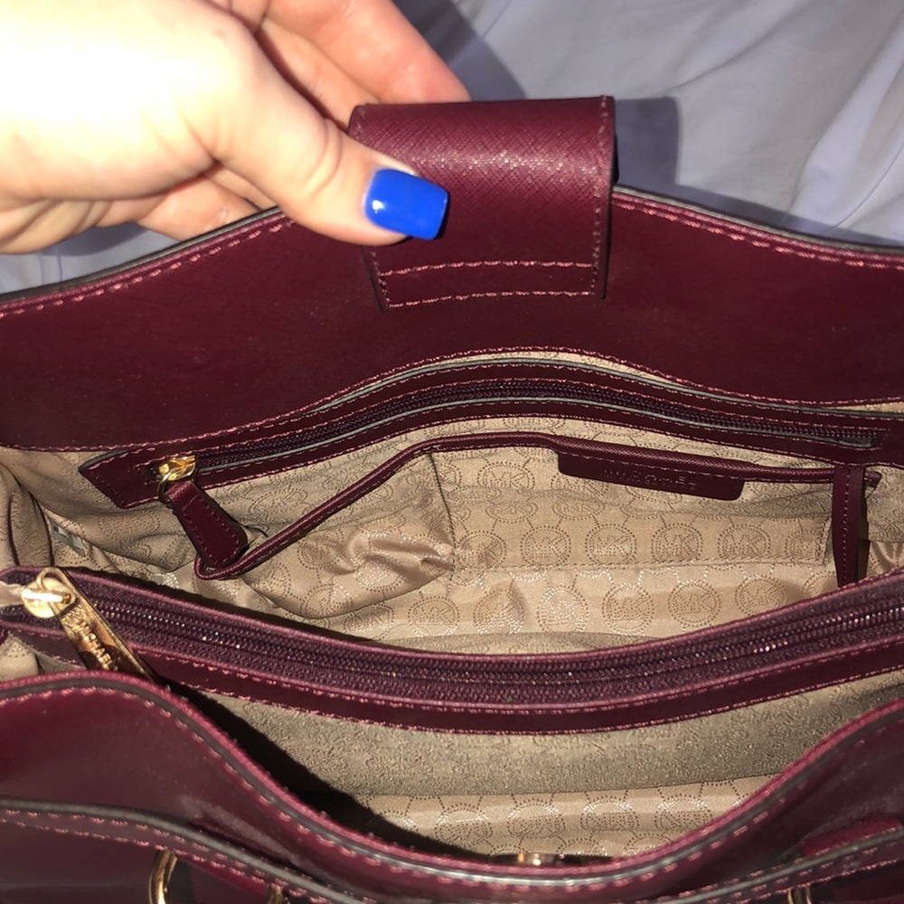 Michael Kors Medium Hamilton Lock Signature Bag - Picture 4 of 6